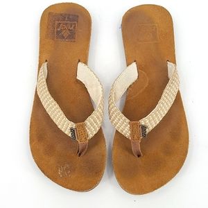 Reef 6/7  tan white flip flop slip on sandals cute summer